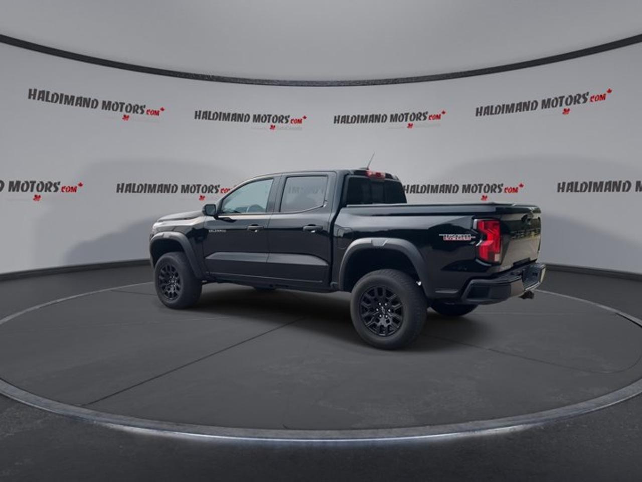 2024 Chevrolet Colorado Crew Cab Short Box 4-Wheel Drive Trail Boss | No Accidents Photo