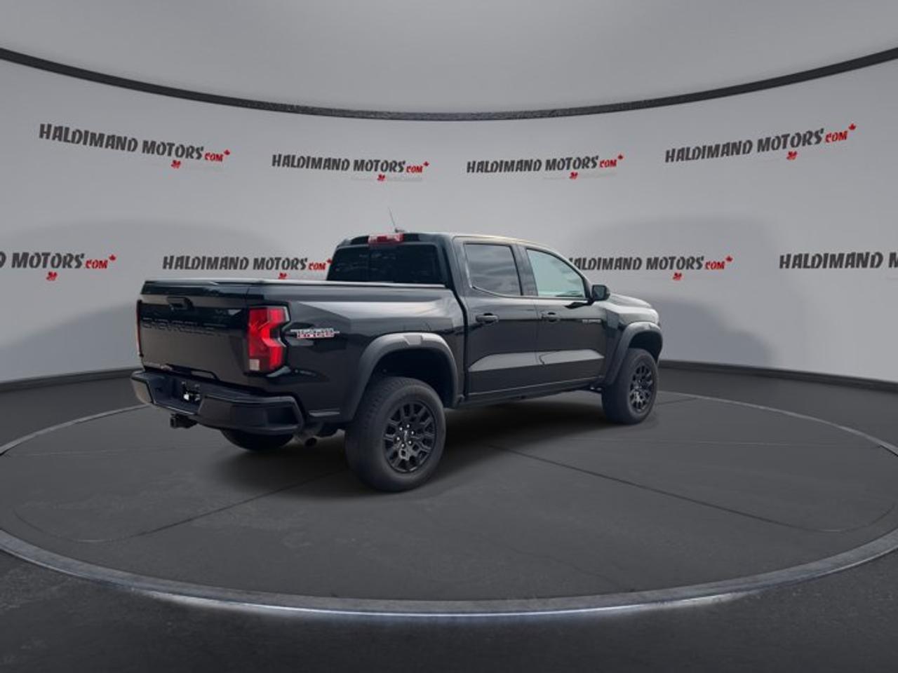 2024 Chevrolet Colorado Crew Cab Short Box 4-Wheel Drive Trail Boss | No Accidents Photo