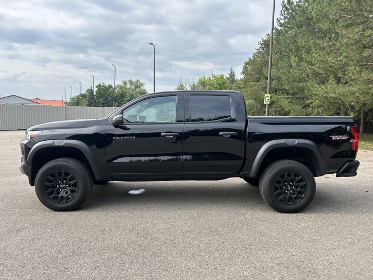 2024 Chevrolet Colorado Crew Cab Short Box 4-Wheel Drive Trail Boss | No Accidents Photo