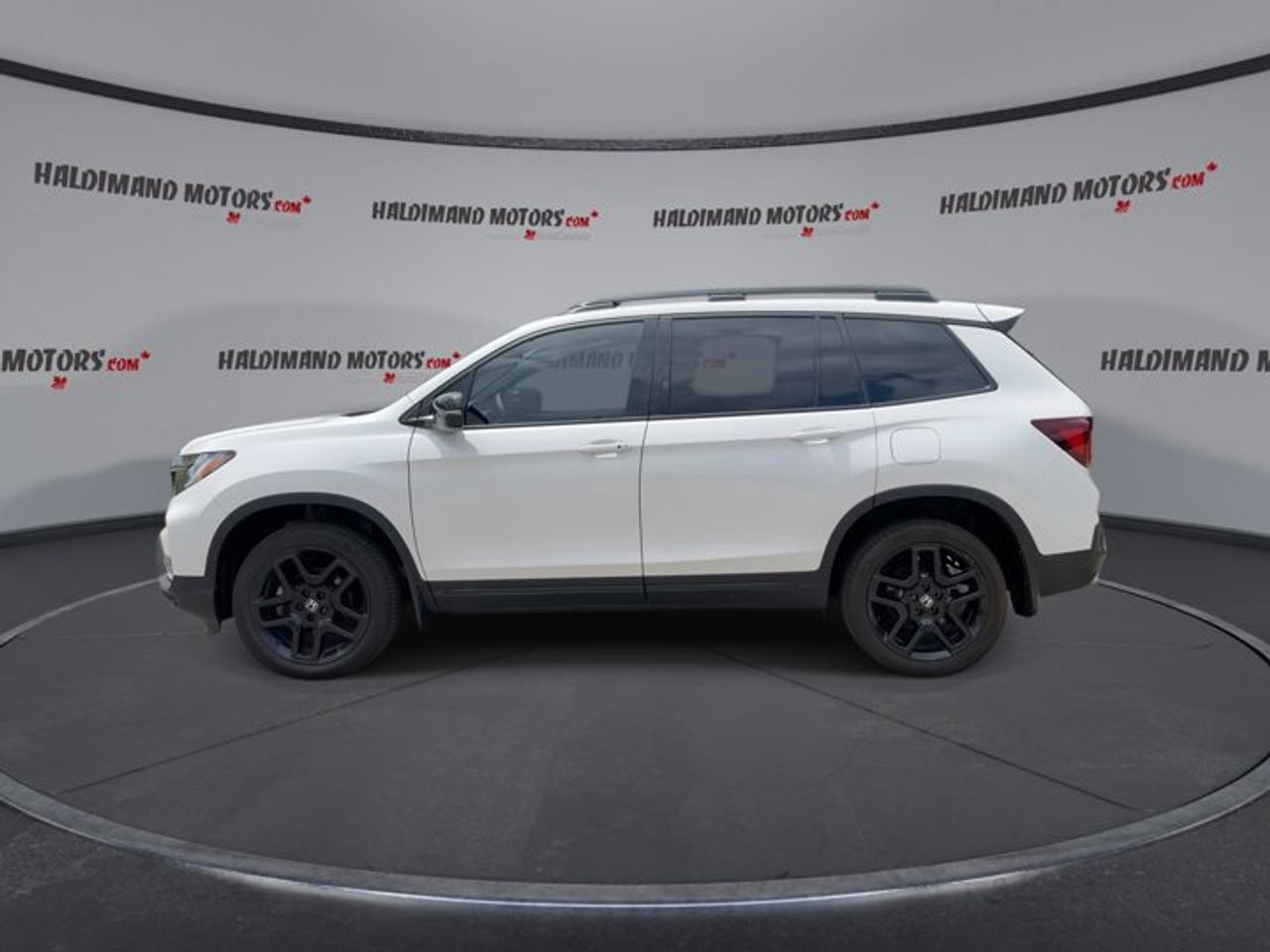 2024 Honda Passport Black Edition AWD | No Accidents | Vent. Front Seats Photo