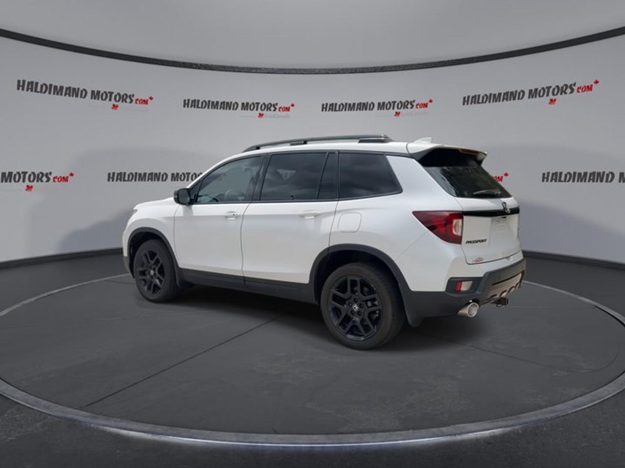 2024 Honda Passport Black Edition AWD | No Accidents | Vent. Front Seats Photo