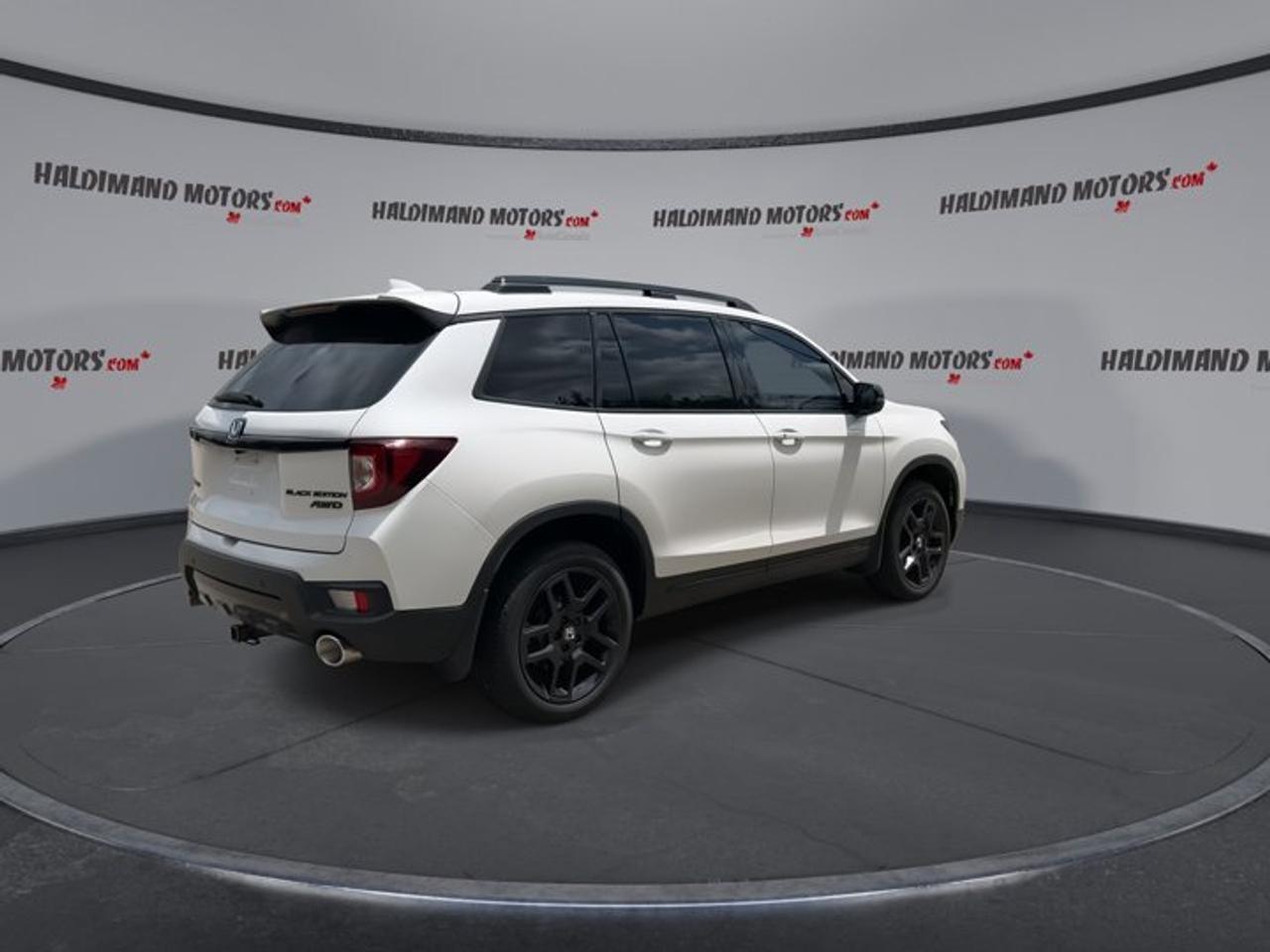 2024 Honda Passport Black Edition AWD | No Accidents | Vent. Front Seats Photo