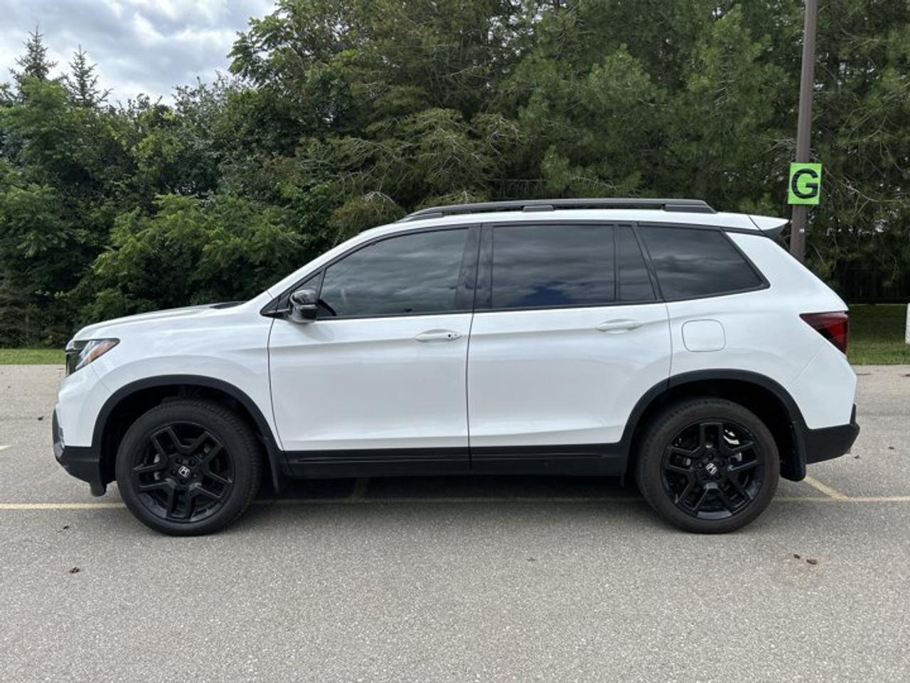 2024 Honda Passport Black Edition AWD | No Accidents | Vent. Front Seats Photo
