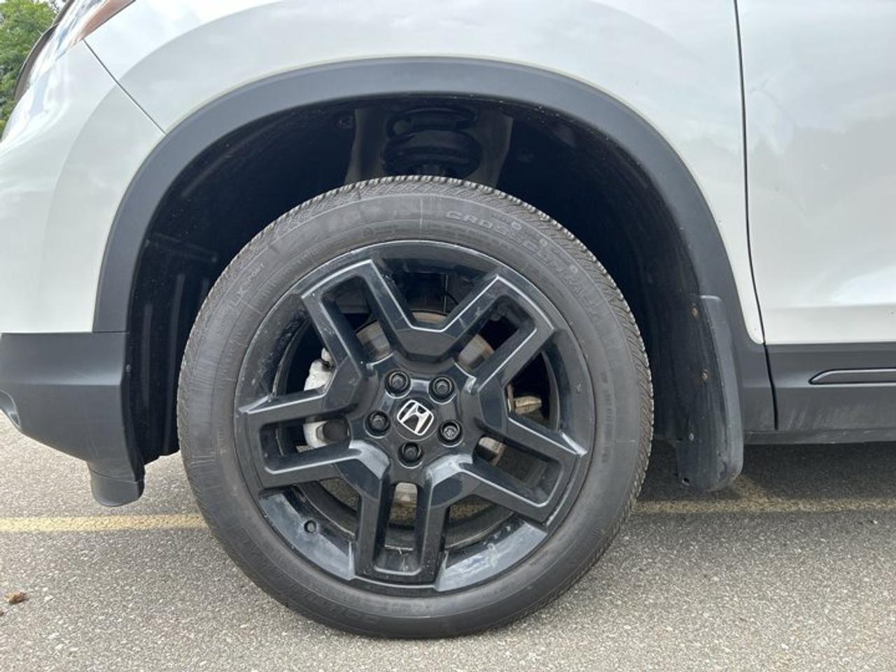 2024 Honda Passport Black Edition AWD | No Accidents | Vent. Front Seats Photo