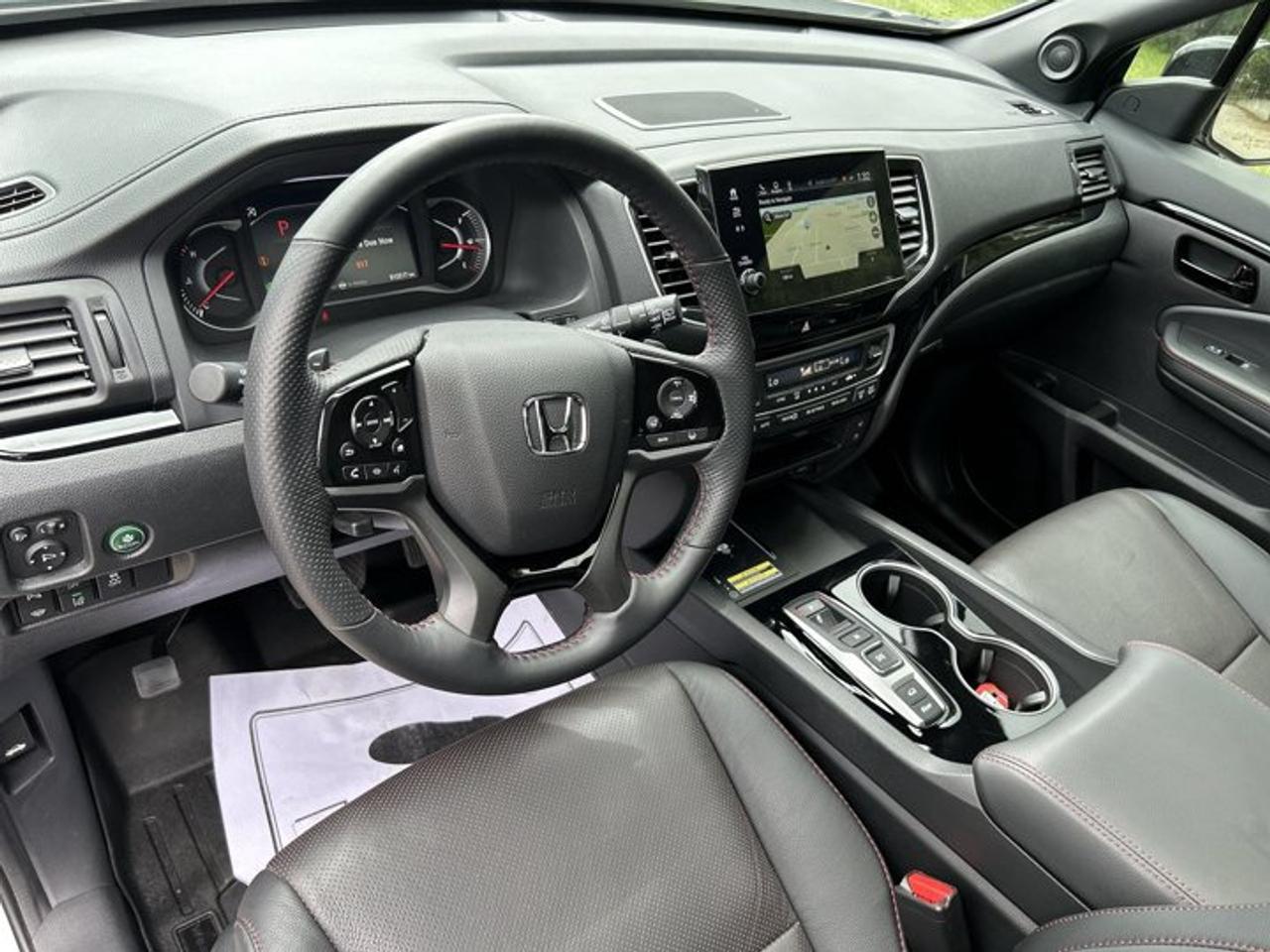 2024 Honda Passport Black Edition AWD | No Accidents | Vent. Front Seats Photo
