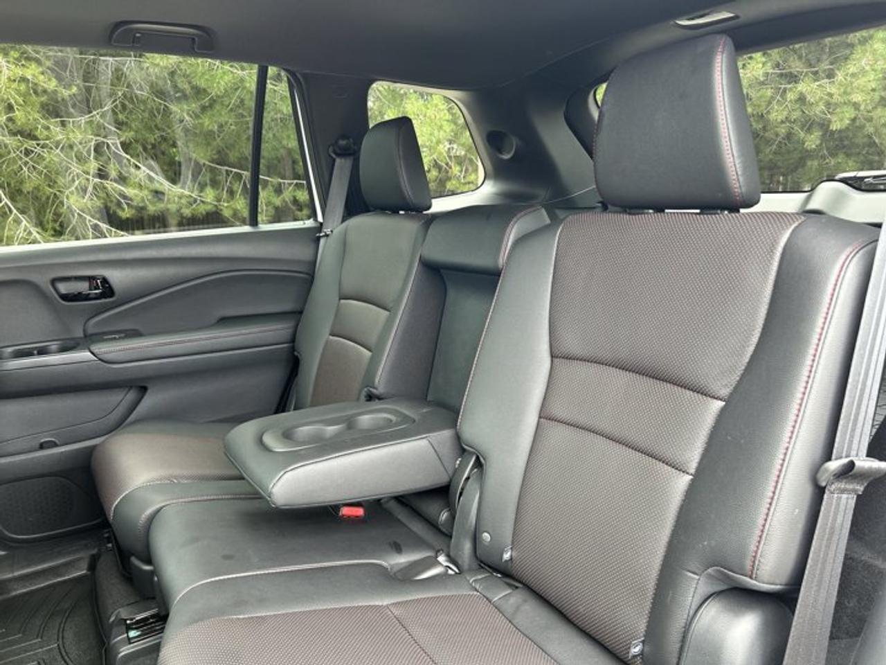 2024 Honda Passport Black Edition AWD | No Accidents | Vent. Front Seats Photo