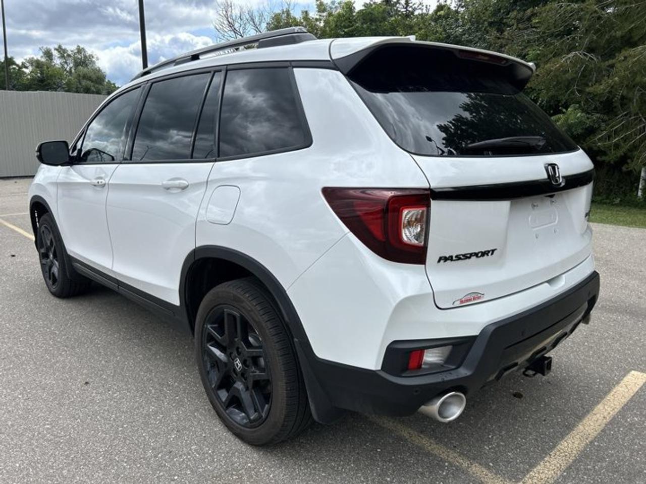2024 Honda Passport Black Edition AWD | No Accidents | Vent. Front Seats Photo