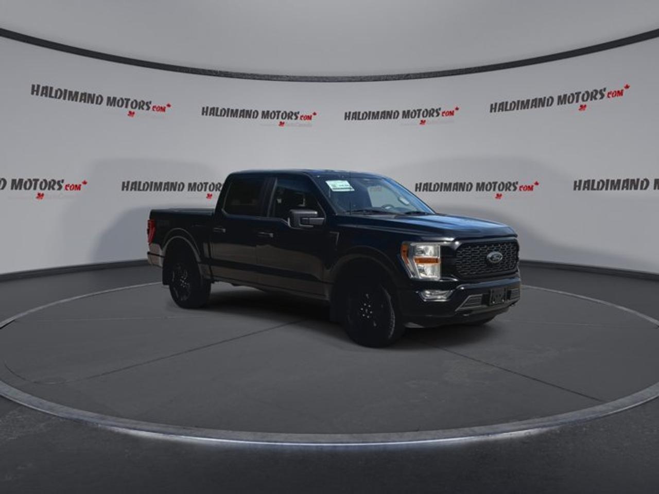 2022 Ford F-150 XL SuperCrew 5.5' Box 4WD | STX PACKAGE | FX4 | Photo