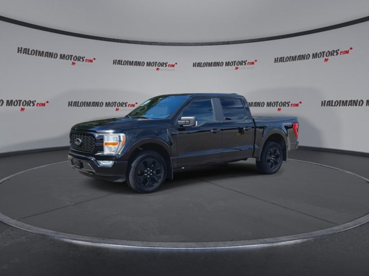 2022 Ford F-150 XL SuperCrew 5.5' Box 4WD | STX PACKAGE | FX4 | Photo