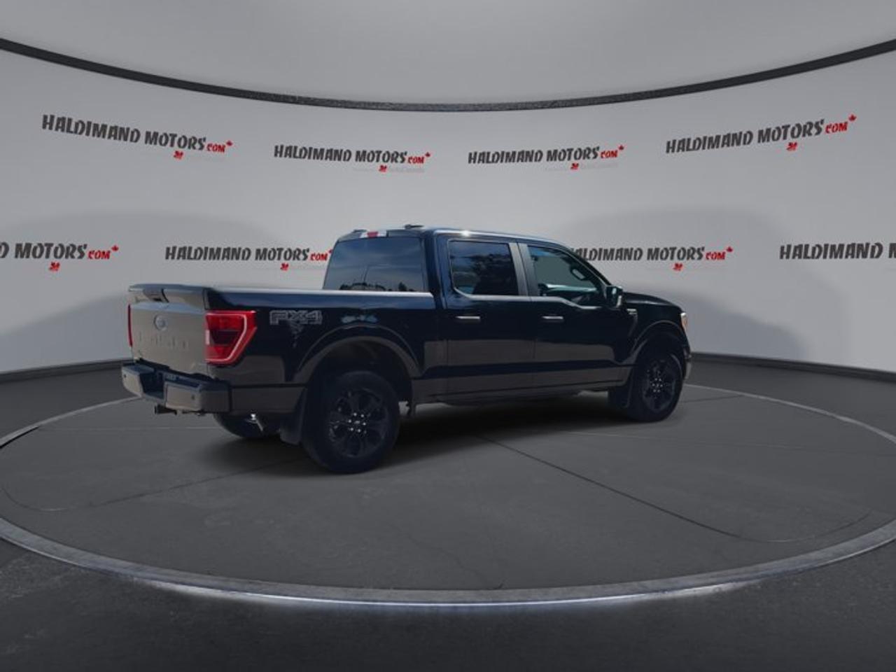 2022 Ford F-150 XL SuperCrew 5.5' Box 4WD | STX PACKAGE | FX4 | Photo