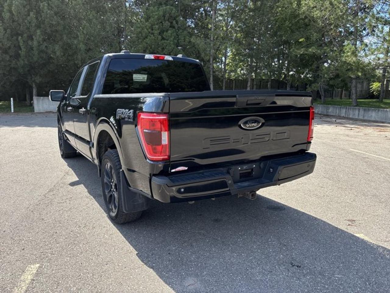 2022 Ford F-150 XL SuperCrew 5.5' Box 4WD | STX PACKAGE | FX4 | Photo