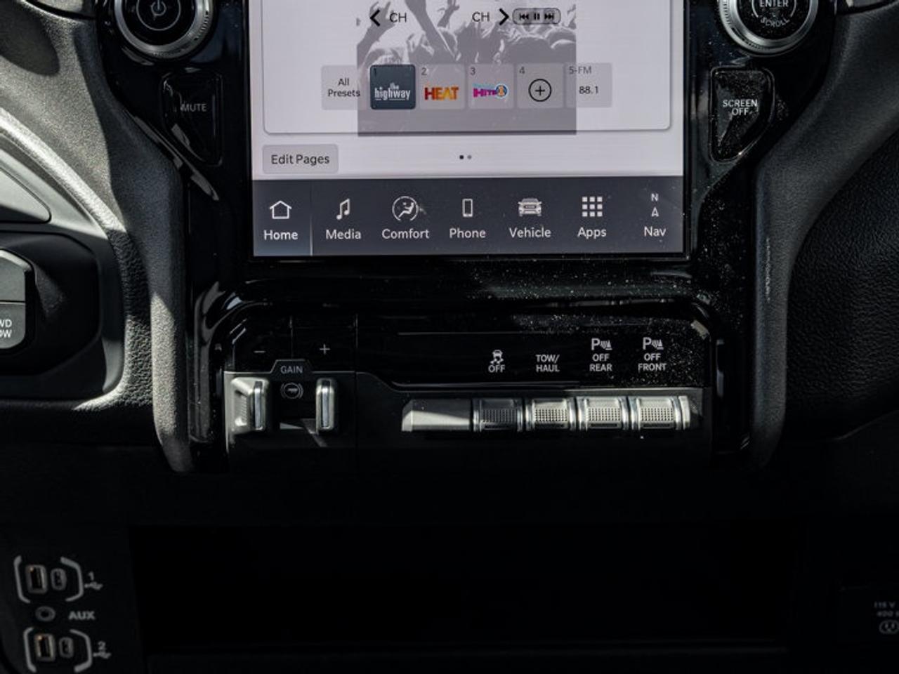 2026 RAM 2500 Black Express Photo