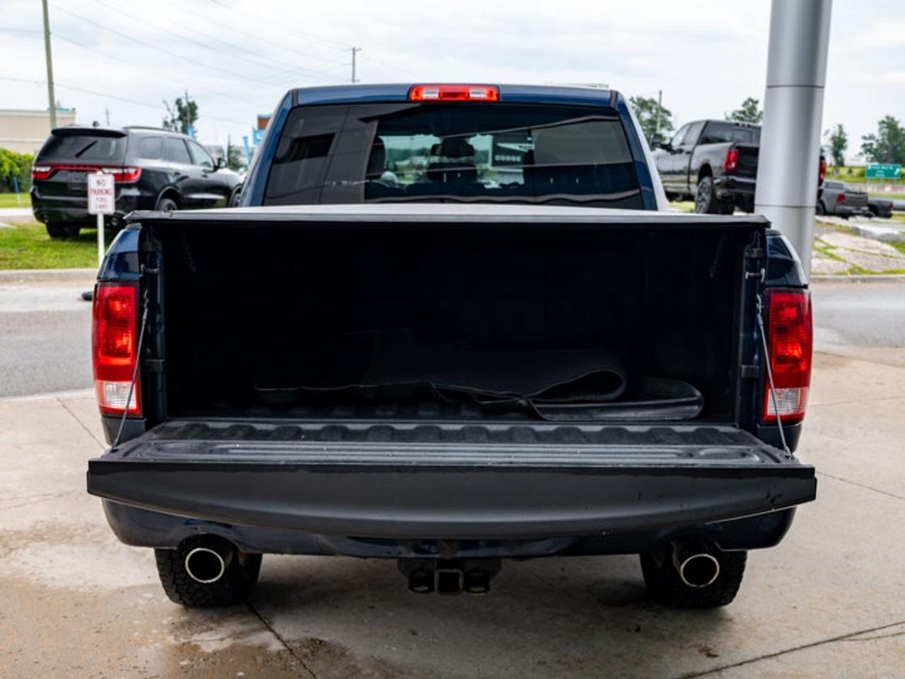 2021 RAM 1500 Classic EXPRESS Photo