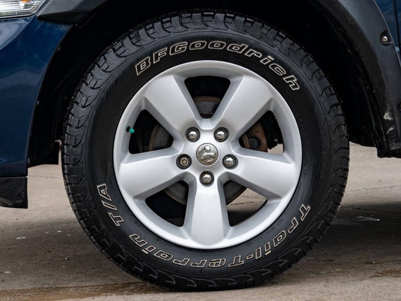 2021 RAM 1500 Classic EXPRESS Photo