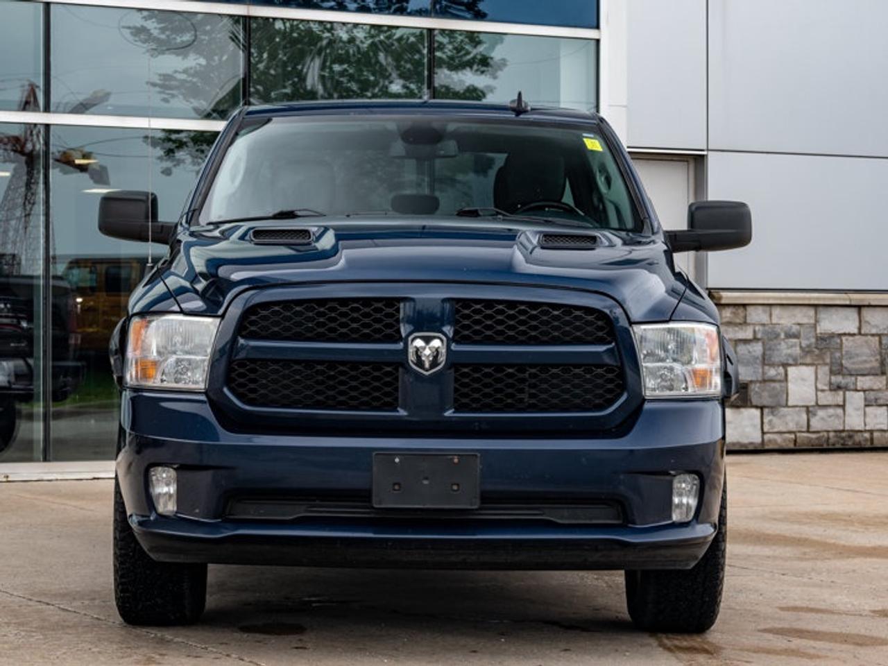2021 RAM 1500 Classic EXPRESS Photo