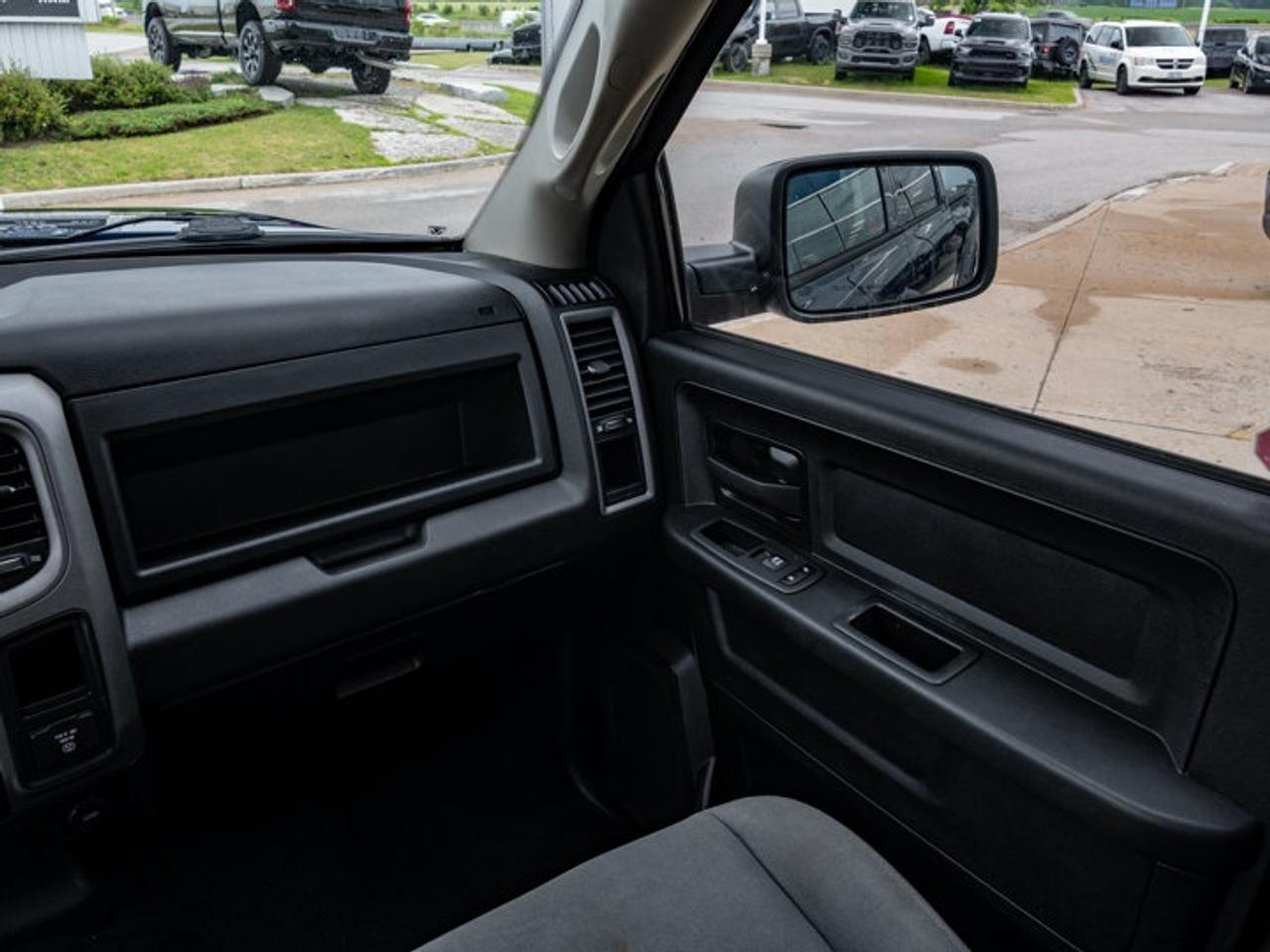 2021 RAM 1500 Classic EXPRESS Photo
