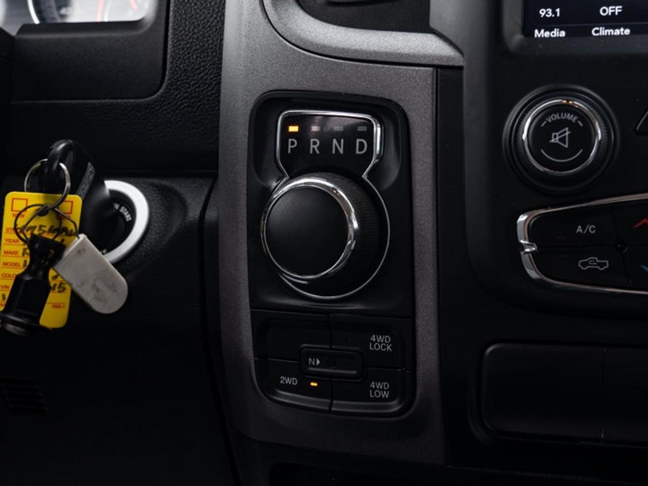 2021 RAM 1500 Classic EXPRESS Photo