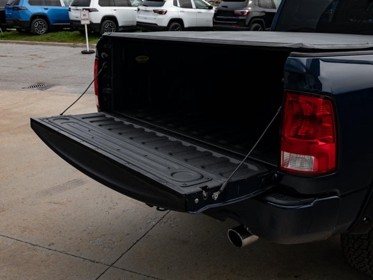 2021 RAM 1500 Classic EXPRESS Photo
