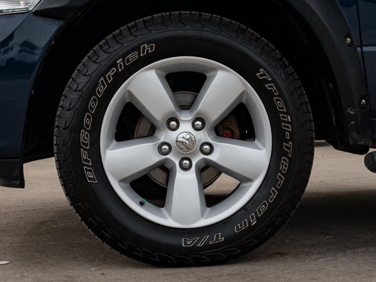 2021 RAM 1500 Classic EXPRESS Photo