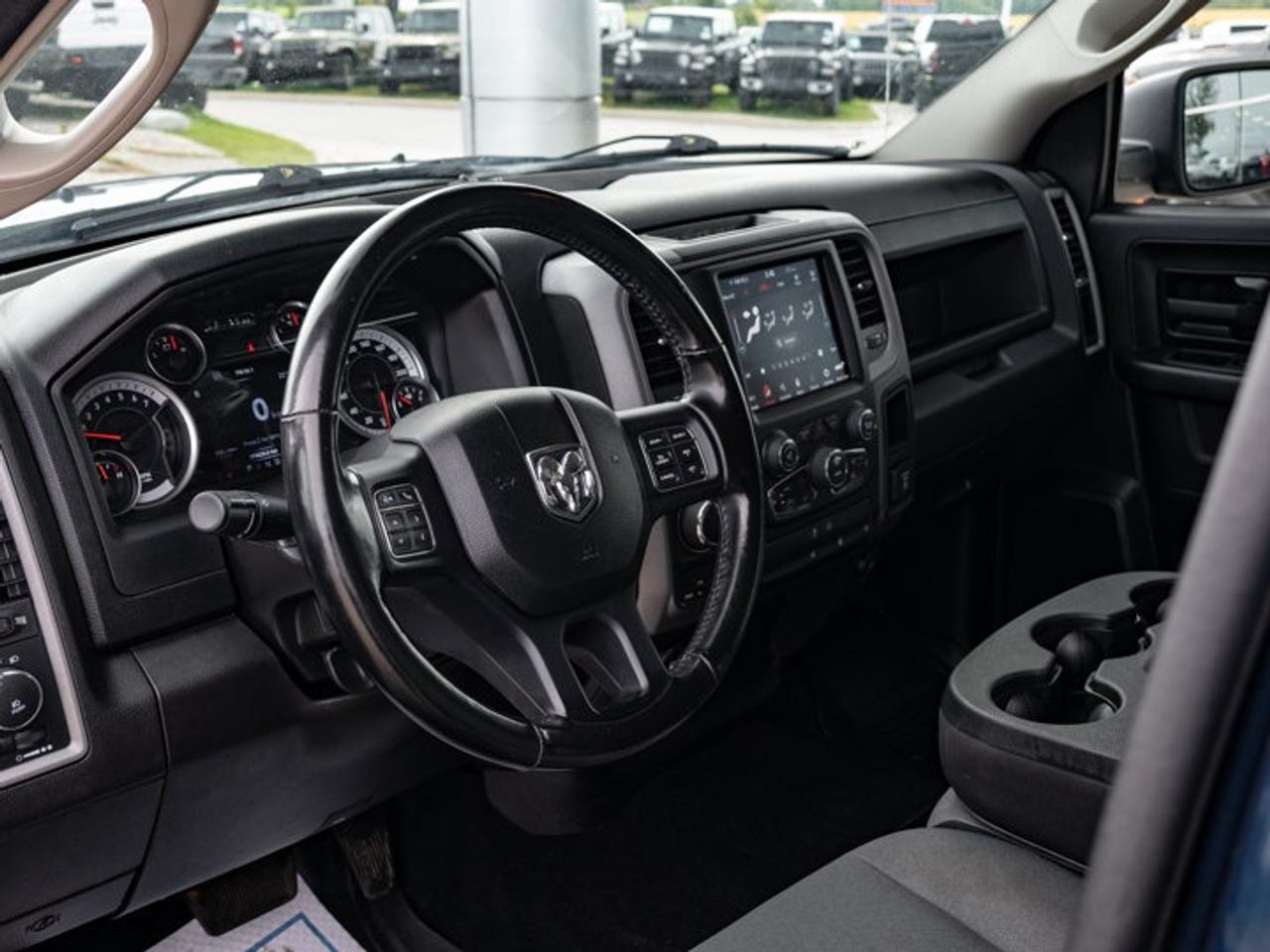 2021 RAM 1500 Classic EXPRESS Photo