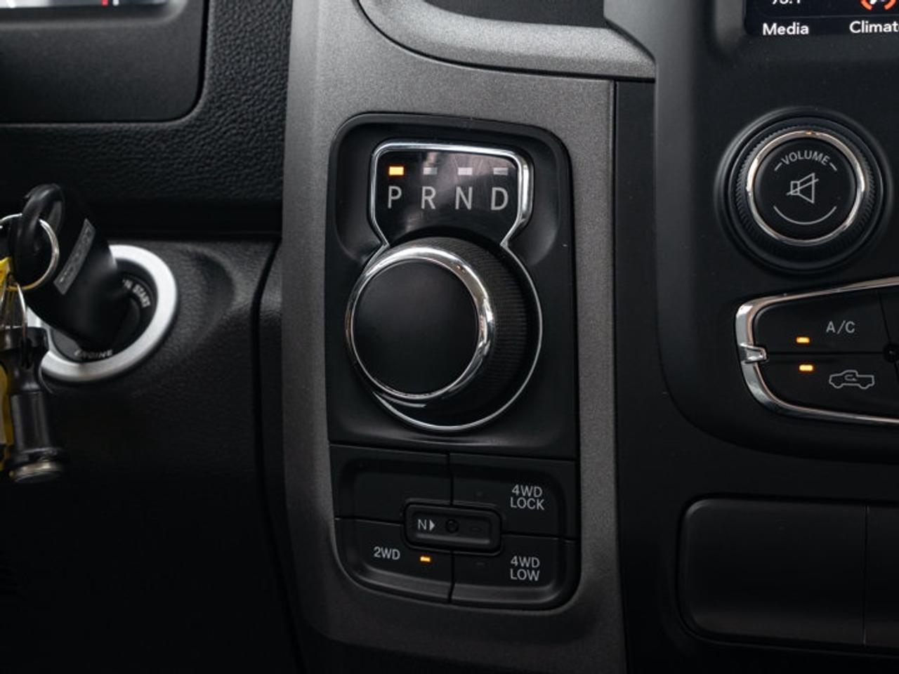 2021 RAM 1500 Classic EXPRESS Photo