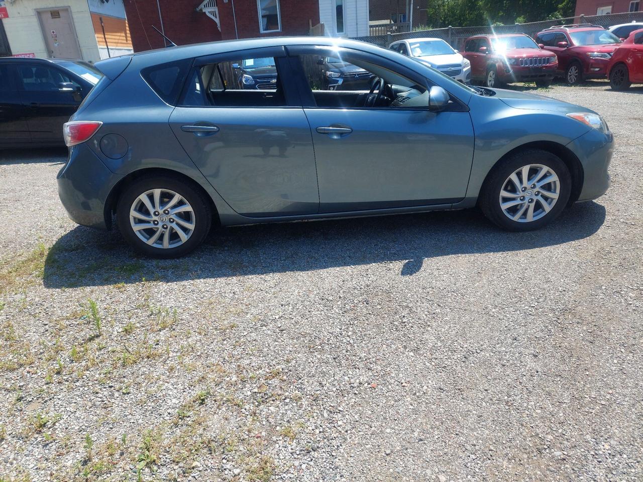 2012 Mazda MAZDA3 GX Photo