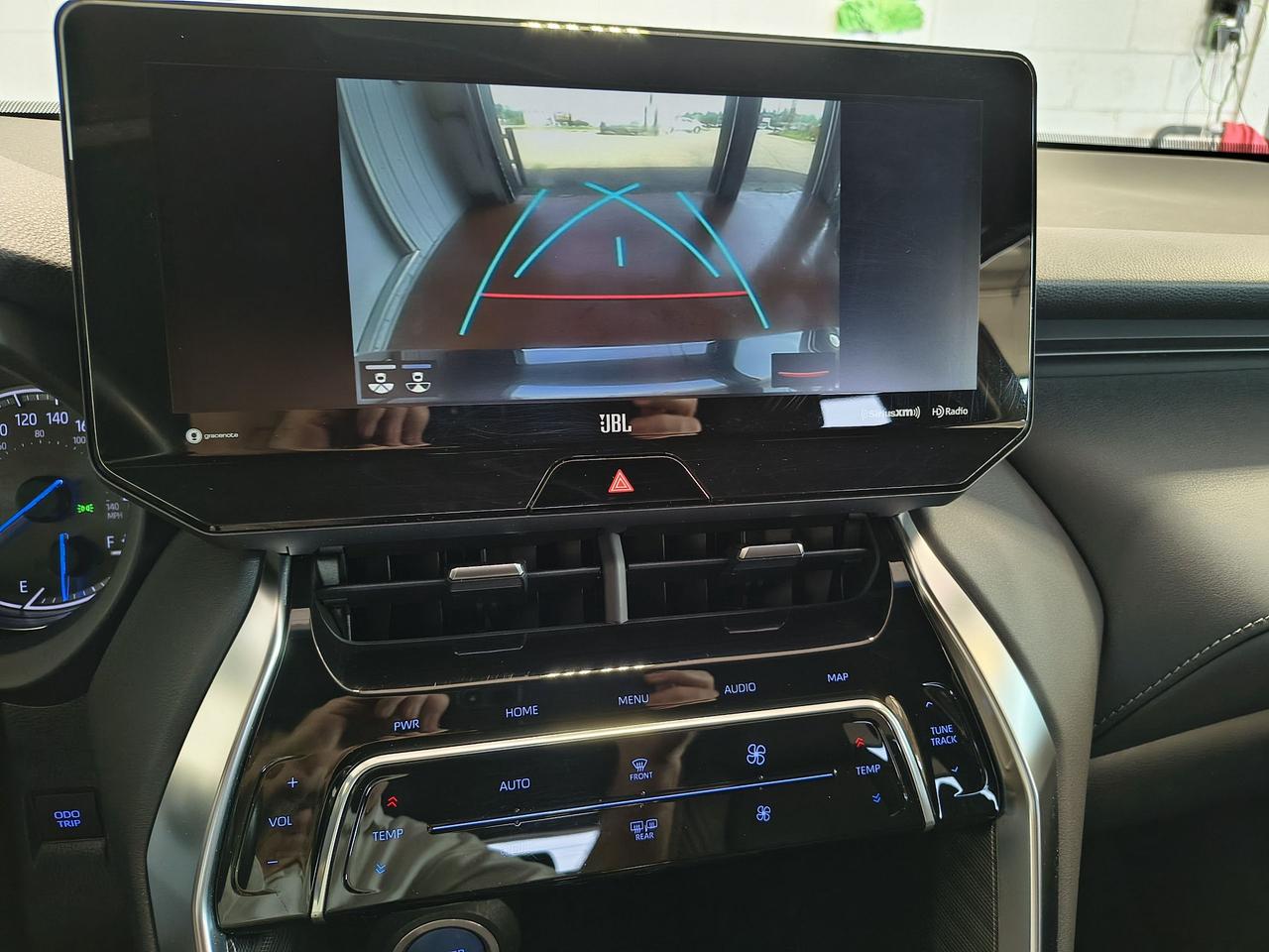 2022 Toyota Venza XLE Photo
