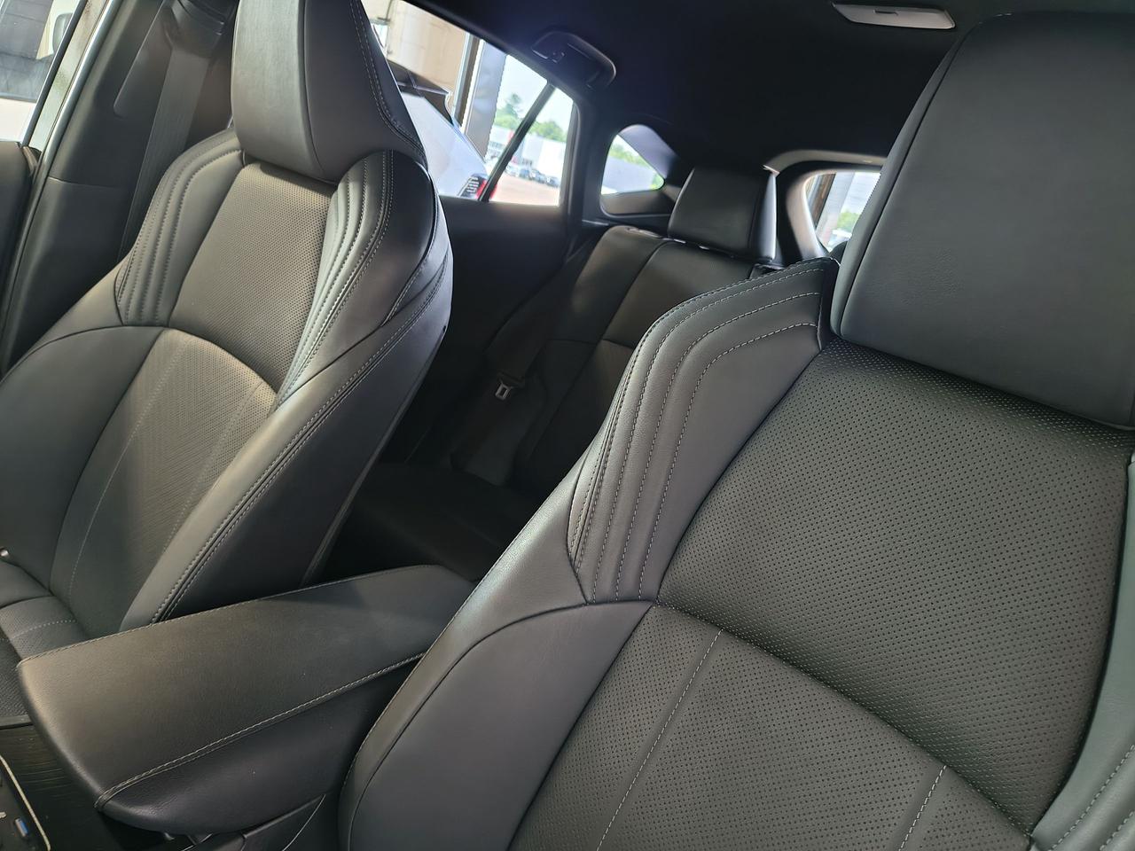 2022 Toyota Venza XLE Photo0