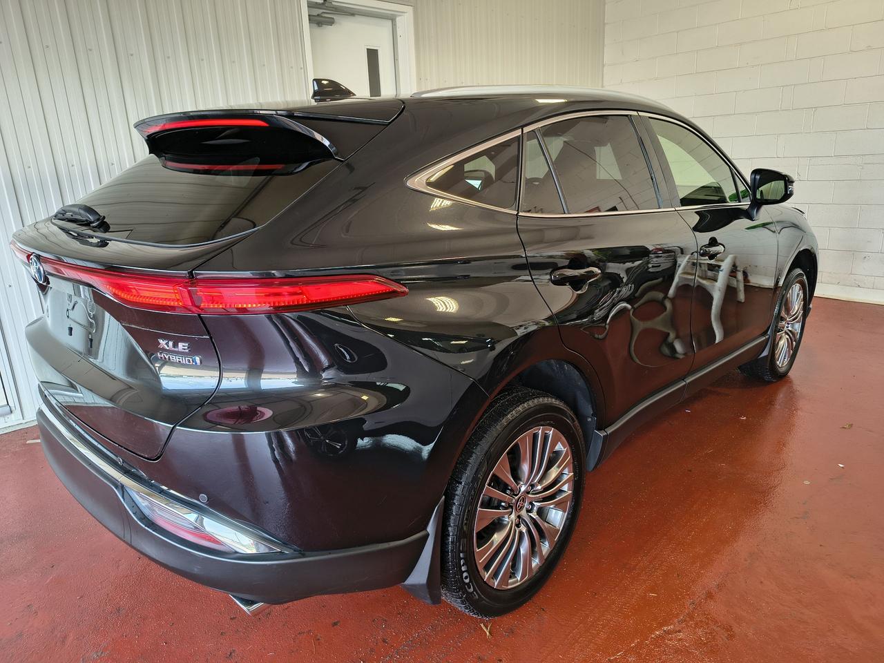 2022 Toyota Venza XLE Photo0