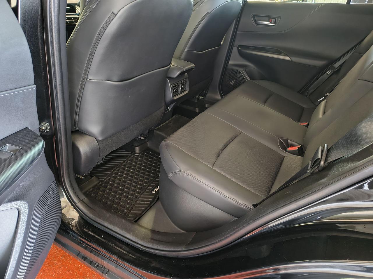 2022 Toyota Venza XLE Photo0