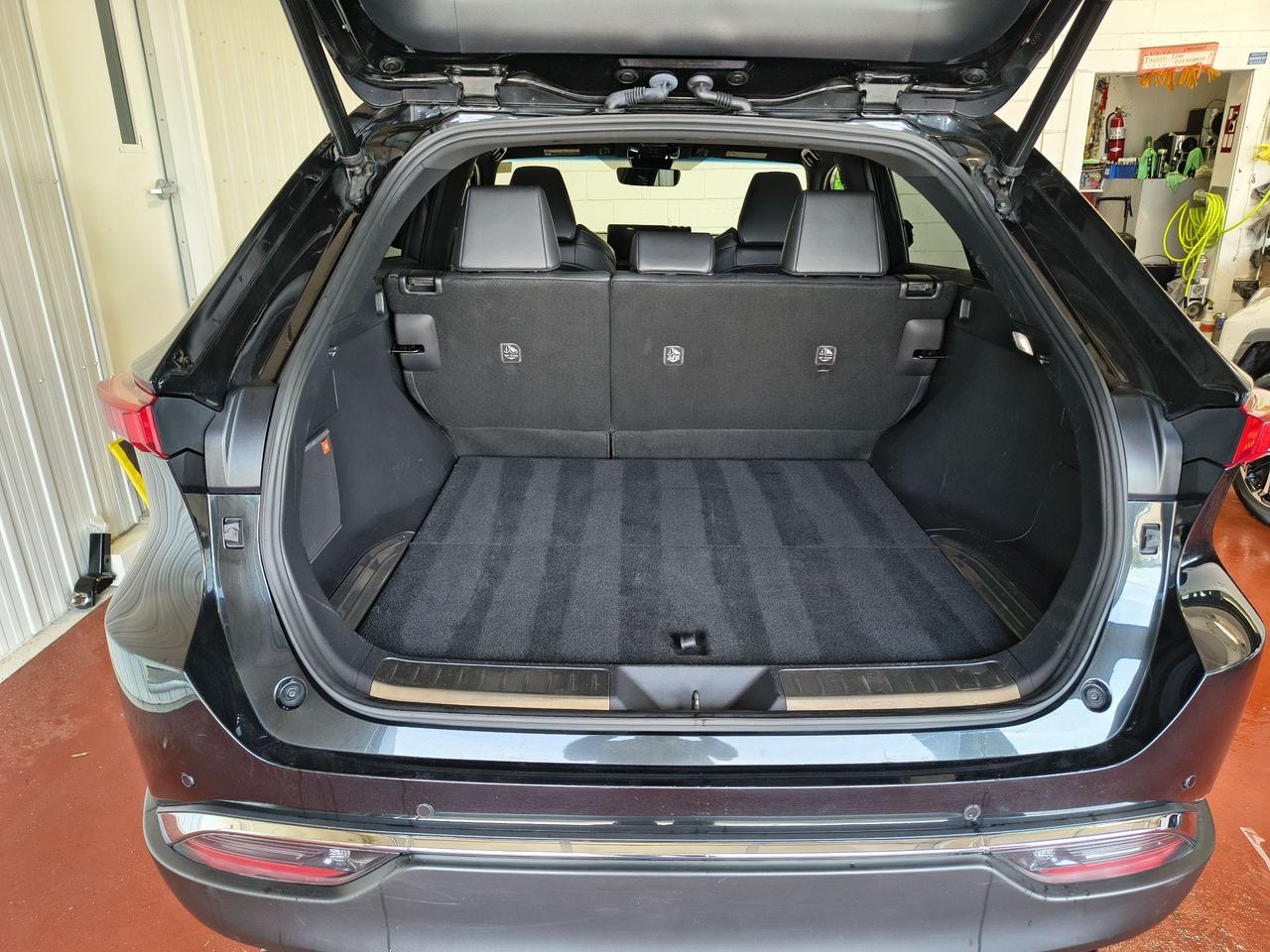 2022 Toyota Venza XLE Photo