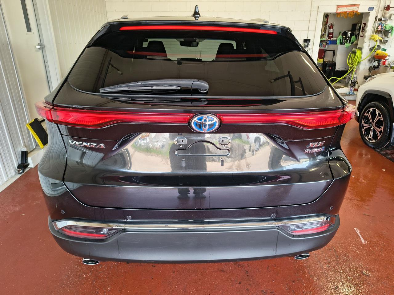 2022 Toyota Venza XLE Photo0