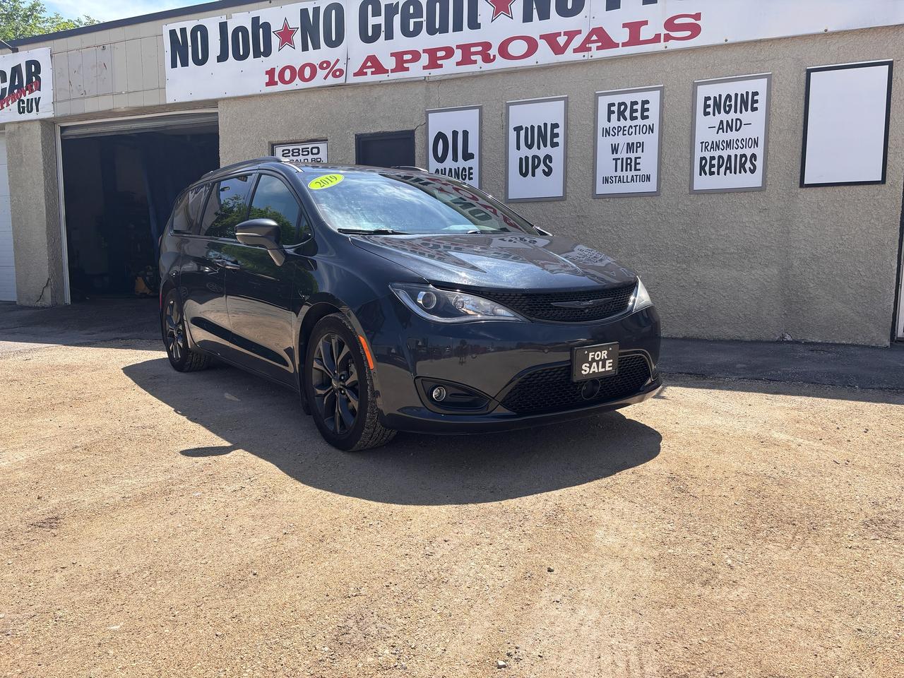 2019 Chrysler Pacifica Limited - Photo #1
