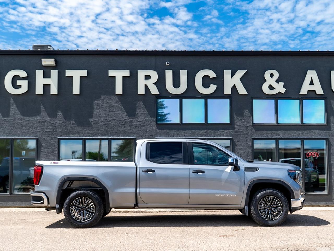2024 GMC Sierra 1500 4WD Crew Cab RIMS/TIRES Photo4
