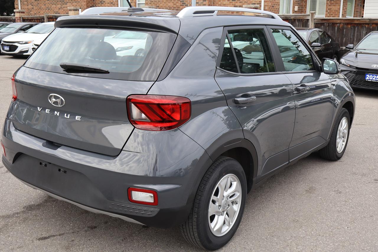 2025 Hyundai Venue Preferred IVT Photo1