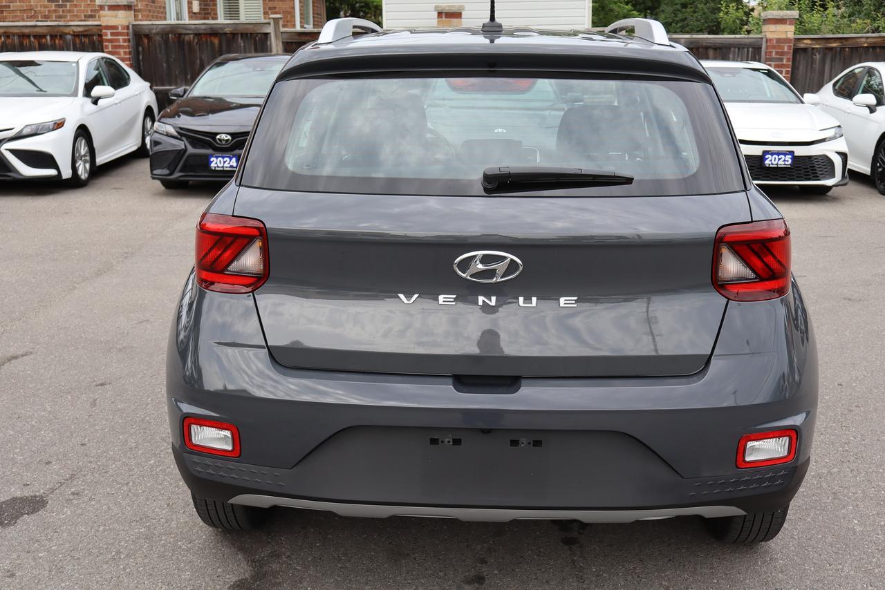 2025 Hyundai Venue Preferred IVT Photo