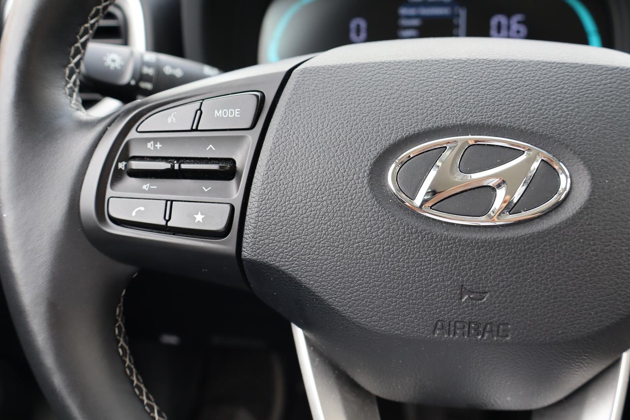 2025 Hyundai Venue Preferred IVT Photo