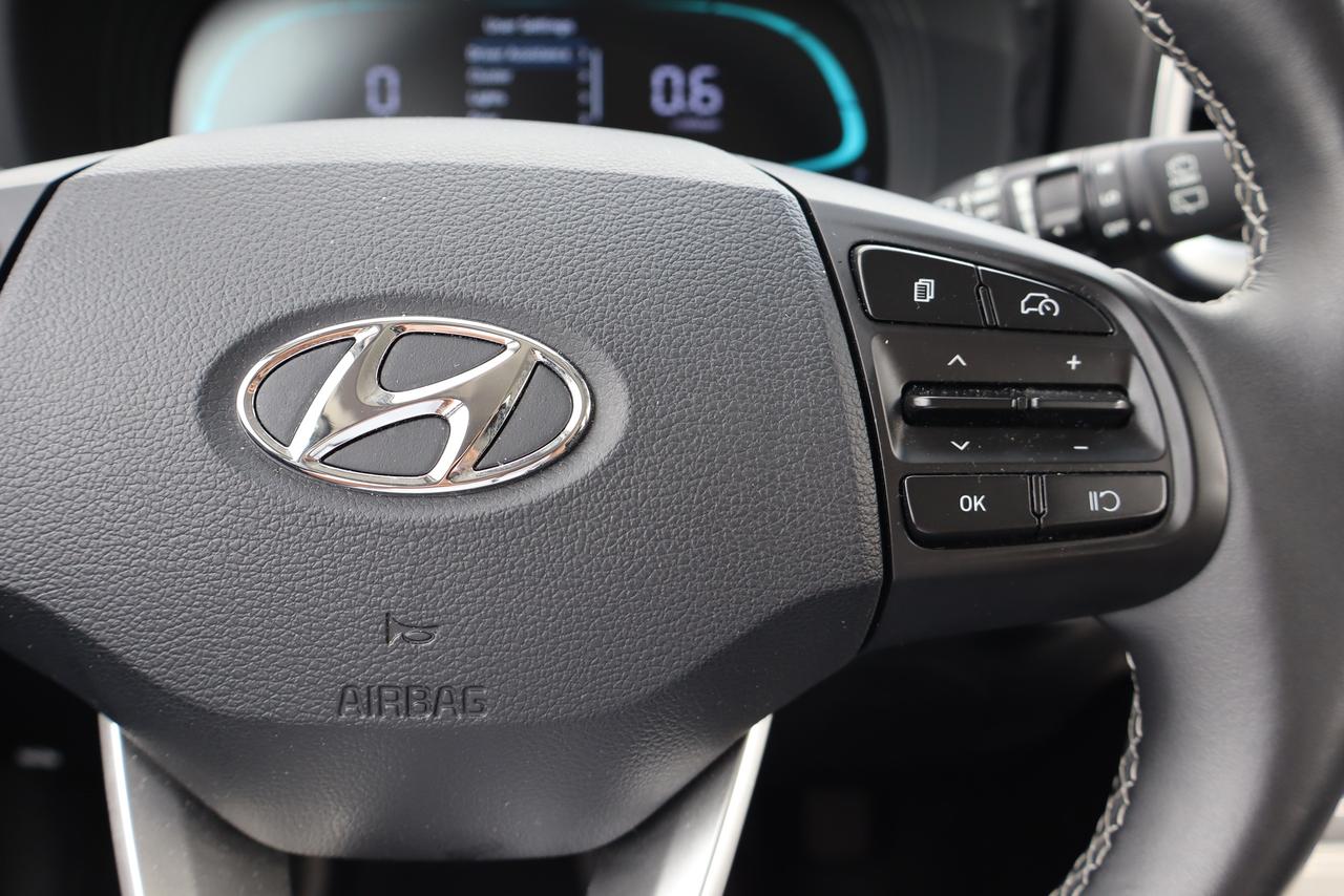 2025 Hyundai Venue Preferred IVT Photo