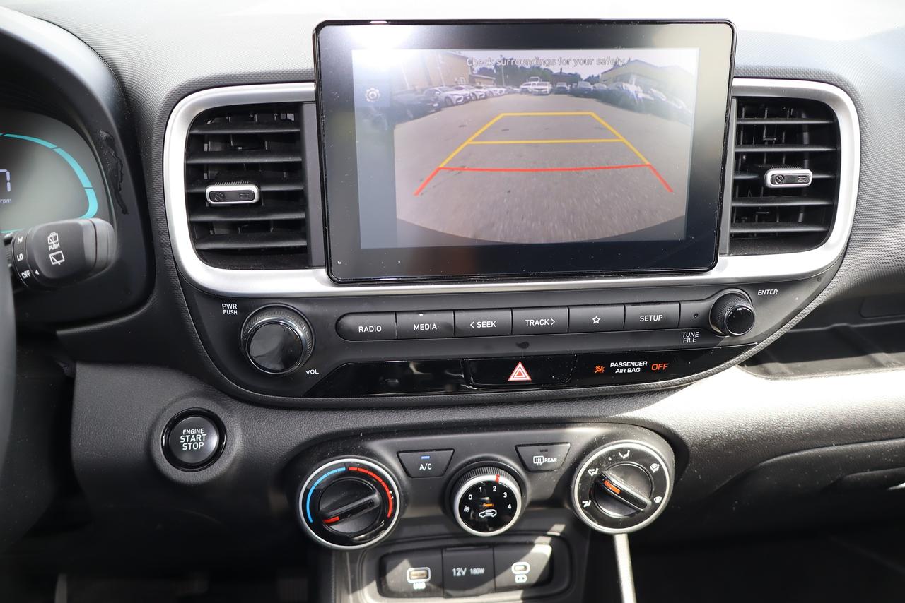2025 Hyundai Venue Preferred IVT Photo