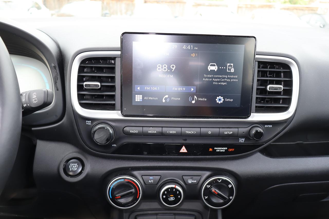 2025 Hyundai Venue Preferred IVT Photo