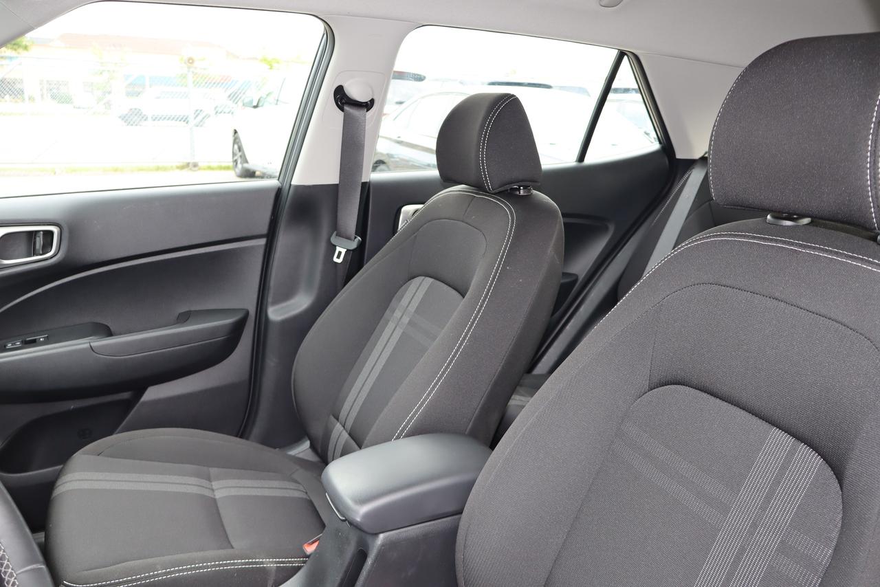 2025 Hyundai Venue Preferred IVT Photo