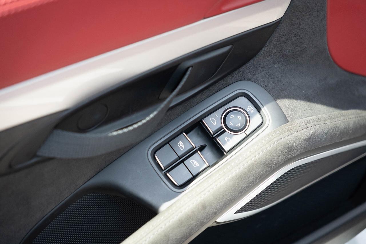 2021 Porsche 718 Spyder 6-speed manual   Spyder Classic Interior Photo