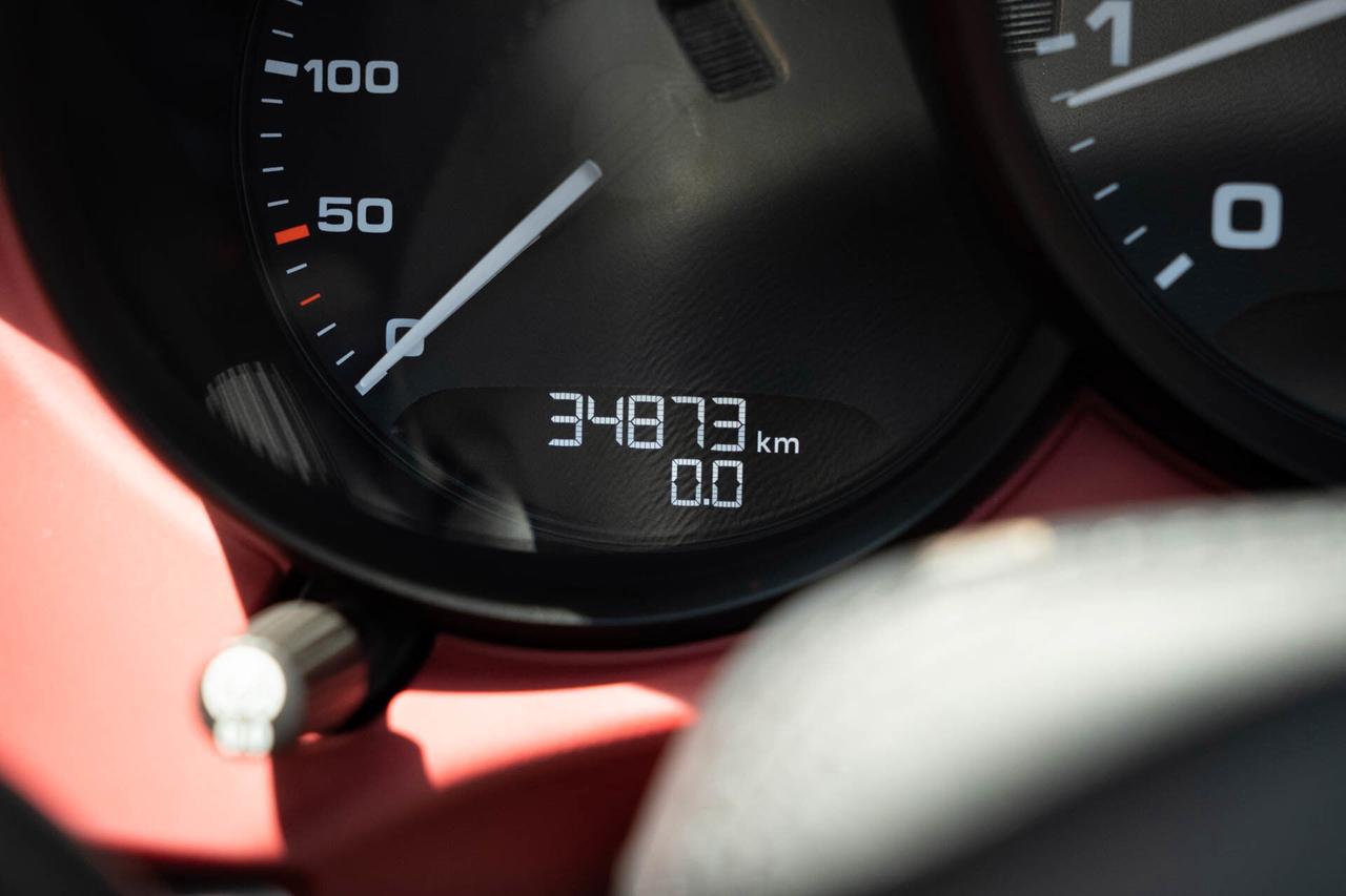 2021 Porsche 718 Spyder 6-speed manual   Spyder Classic Interior Photo