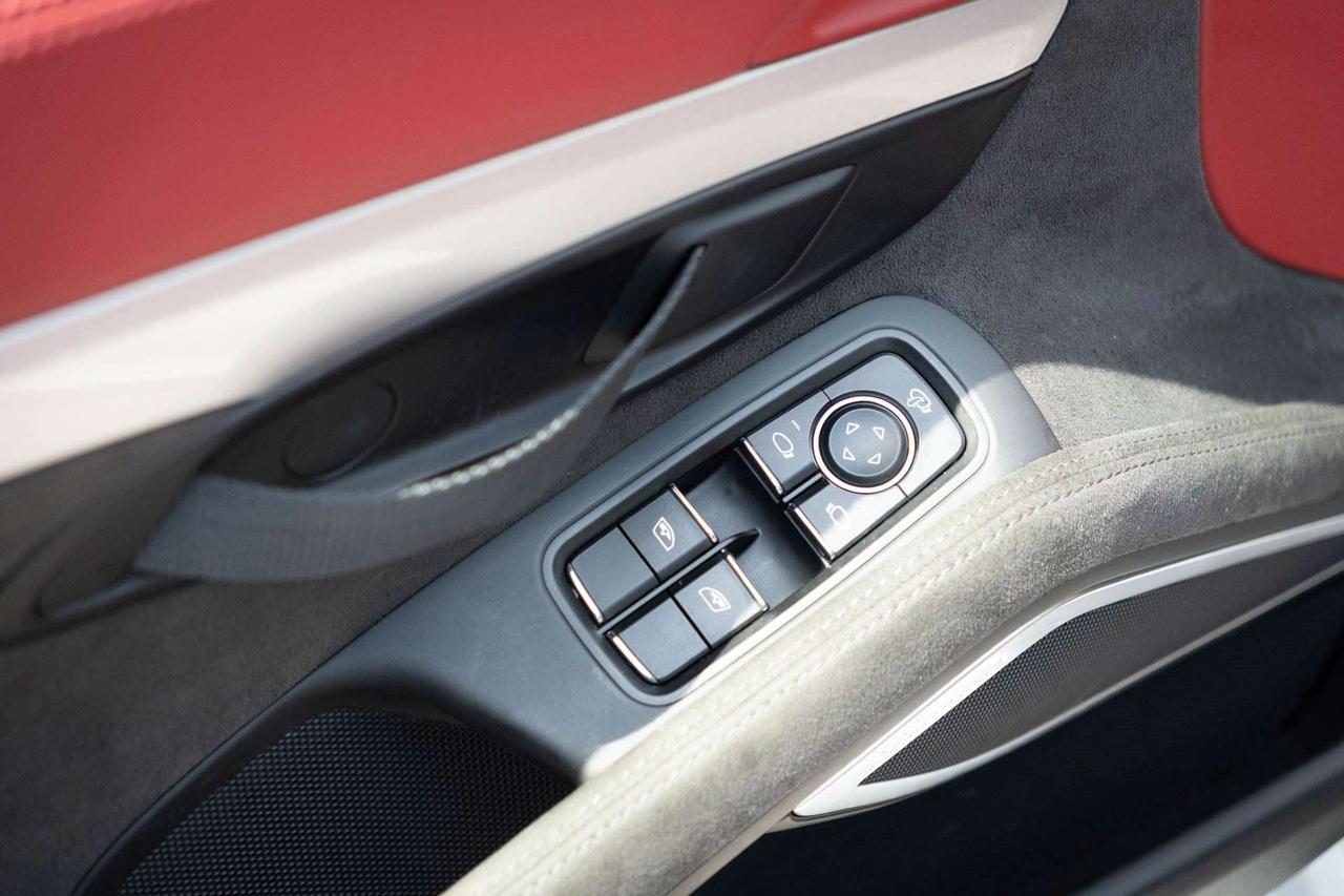2021 Porsche 718 Spyder 6-speed manual   Spyder Classic Interior Photo