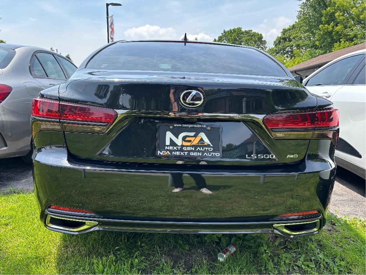 2023 Lexus LS AWD RED BLACK LEATHER PANO ROOF ONE OWNER Photo