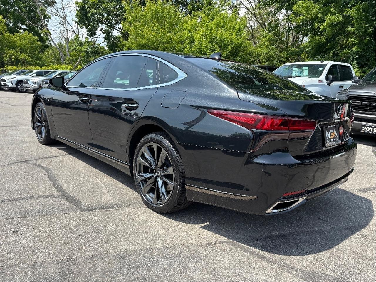 2023 Lexus LS AWD RED BLACK LEATHER PANO ROOF ONE OWNER Photo