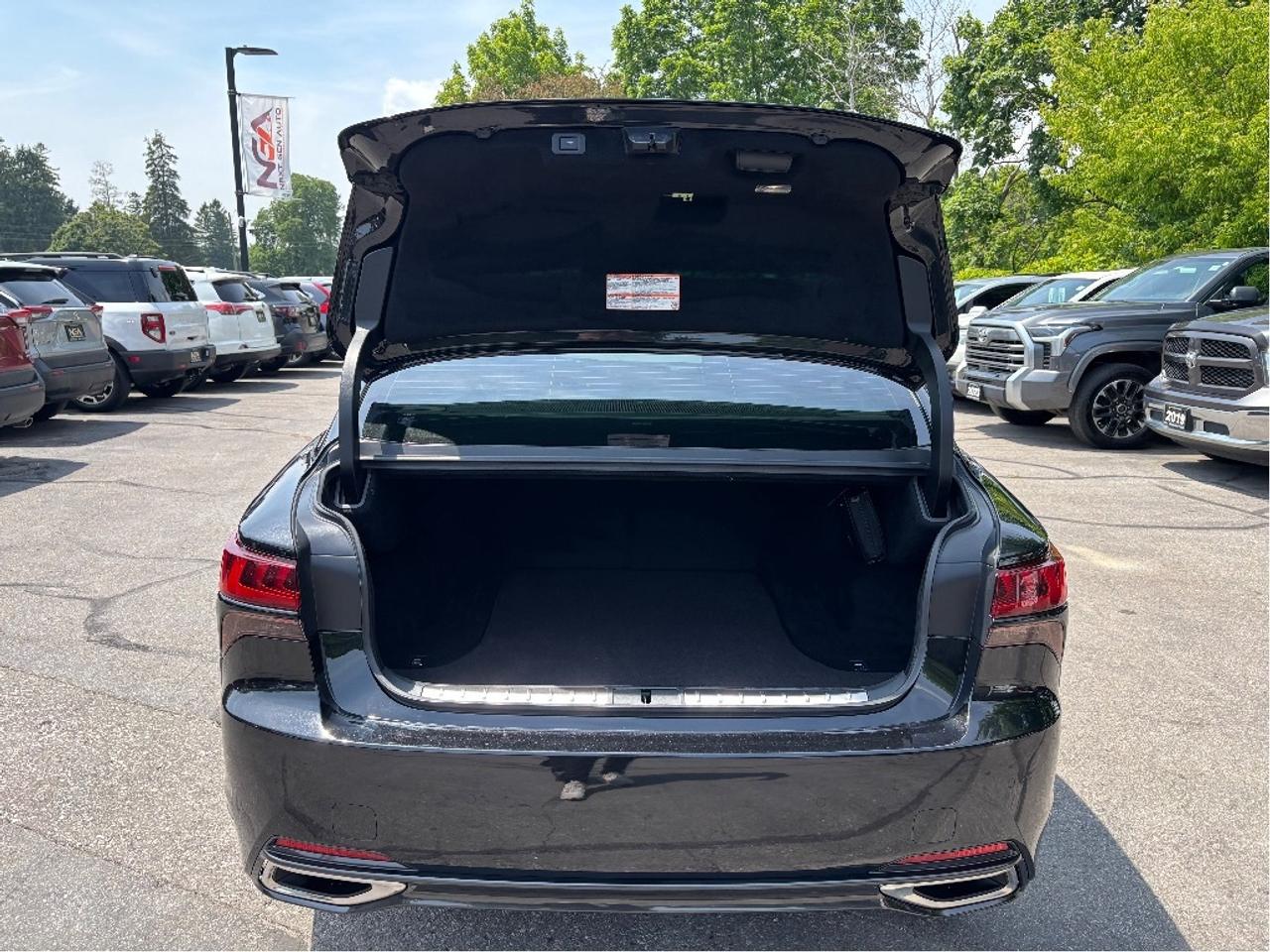 2023 Lexus LS AWD RED BLACK LEATHER PANO ROOF ONE OWNER Photo