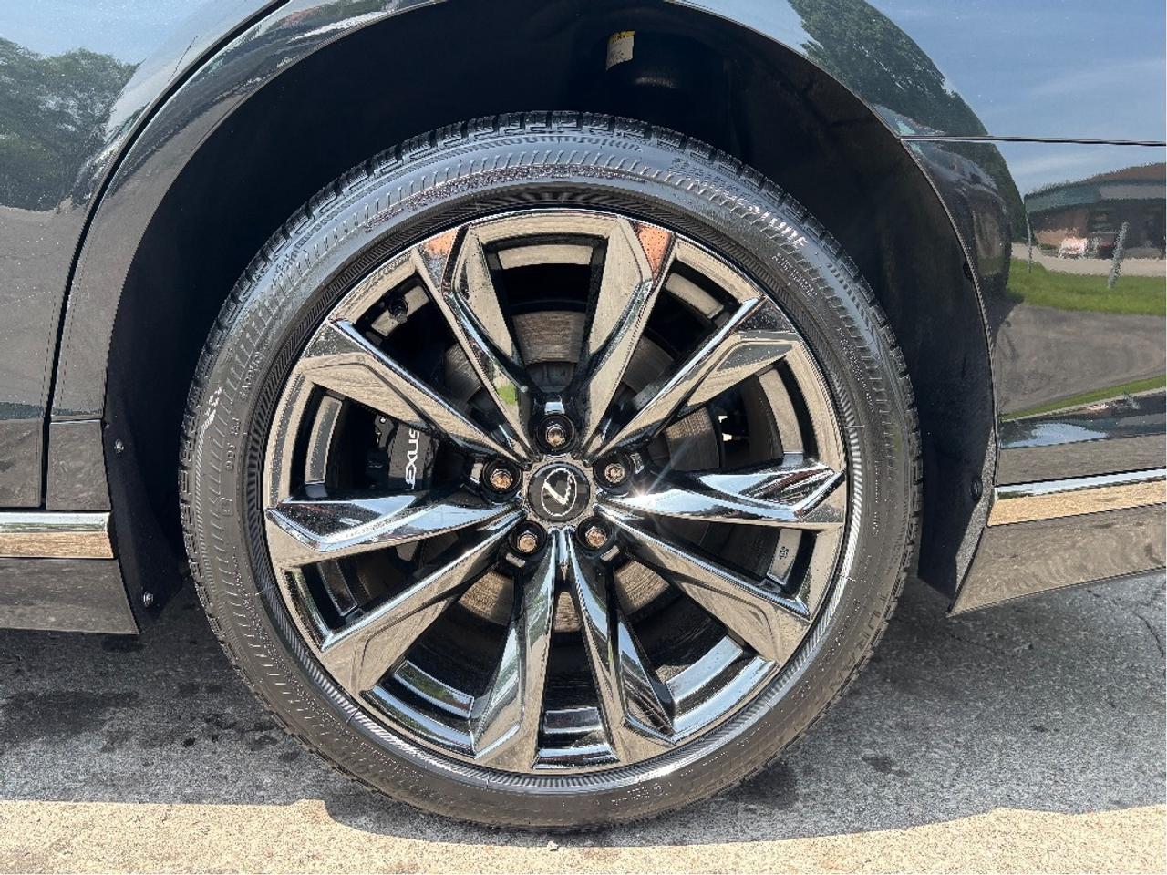 2023 Lexus LS AWD RED BLACK LEATHER PANO ROOF ONE OWNER Photo