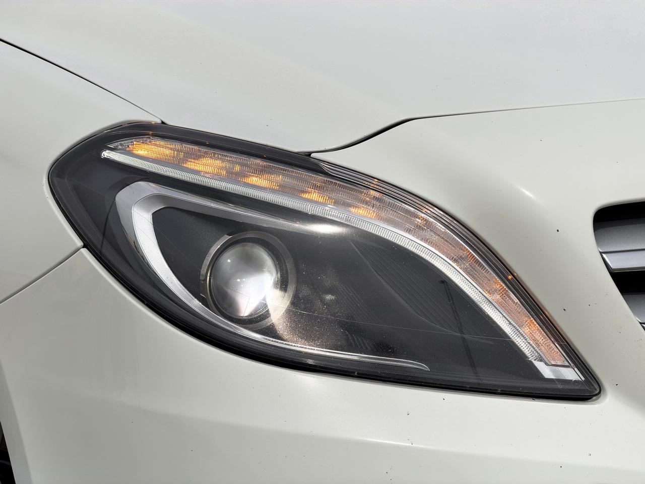 2014 Mercedes-Benz B-Class B250 Sports Tourer Photo