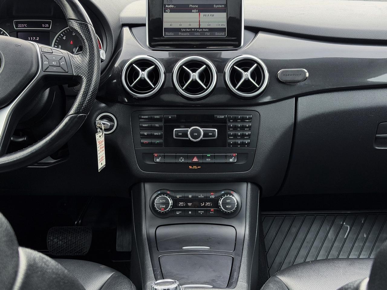 2014 Mercedes-Benz B-Class B250 Sports Tourer Photo